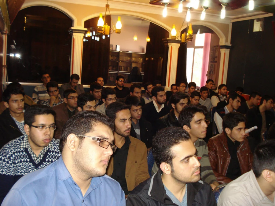 حضور جناب اقای تقوی رئیس گزینش شهرستانهای استان تهران در بین دانشجویان