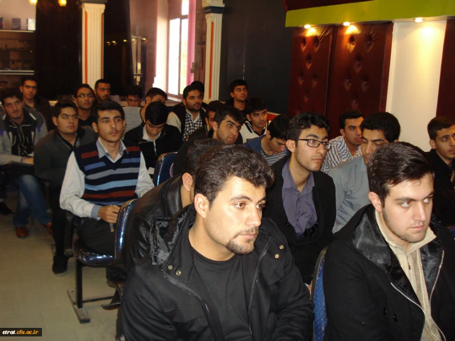 حضور جناب اقای تقوی رئیس گزینش شهرستانهای استان تهران در بین دانشجویان