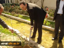 بازدید از مرکز و کاشت نهال در سومین روز از هفته منابع طبیعی توسط ریاست محترم دانشگاه 2