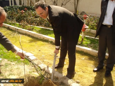 بازدید از مرکز و کاشت نهال در سومین روز از هفته منابع طبیعی توسط ریاست محترم دانشگاه