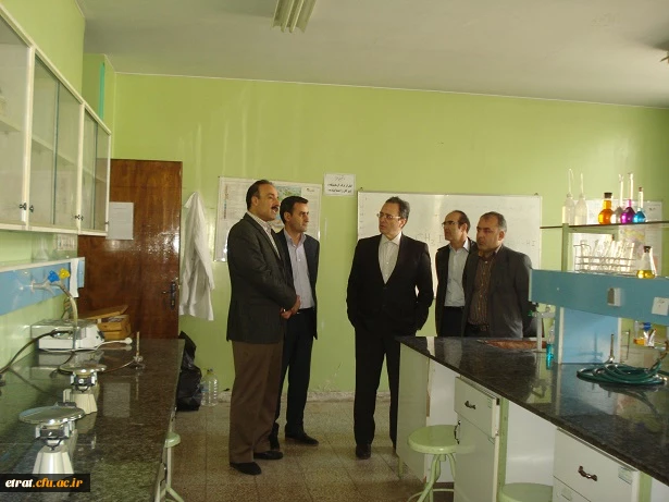 بازدید از مرکز و کاشت نهال در سومین روز از هفته منابع طبیعی توسط ریاست محترم دانشگاه 9