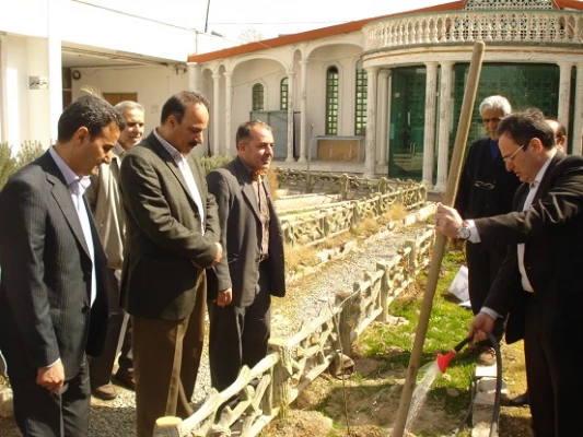 بازدید از مرکز و کاشت نهال در سومین روز از هفته منابع طبیعی توسط ریاست محترم دانشگاه 3