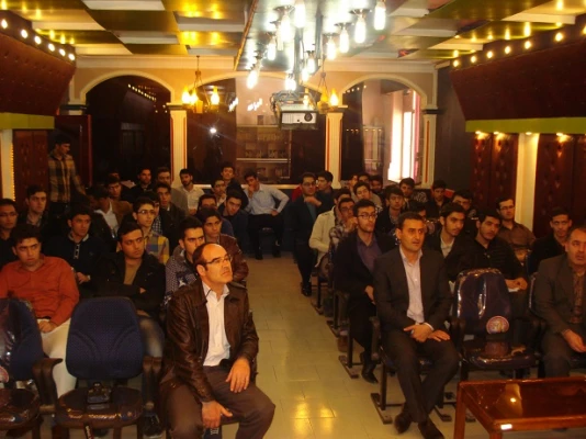 بازدید از مرکز و کاشت نهال در سومین روز از هفته منابع طبیعی توسط ریاست محترم دانشگاه 6