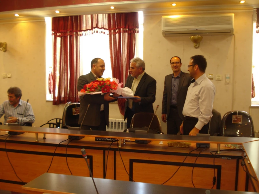 برگزاری جشن بزرگداشت هفته آموزش 4