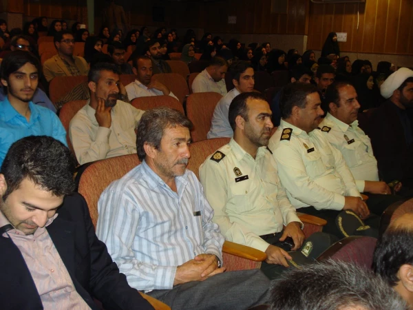 شرکت دانشجویان و اساتید در همایش هفته آموزش پردیس شهید حکیم فردوس البرز 4