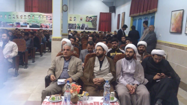 شرکت دانشجویان مرکز در مراسم استانی گرامیداشت وحدت حوزه و دانشگاه  4