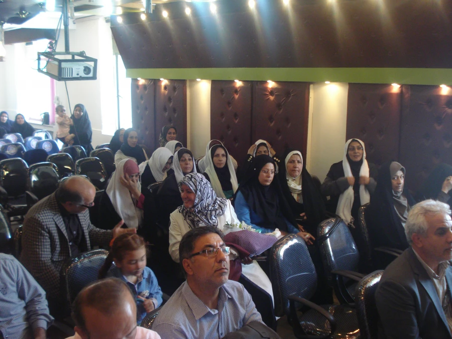 مراسم فارغ التحصیلی دانشجویان کارشناسی نا پیوسته رشته آموز ش ابتدایی ورودی 93  5