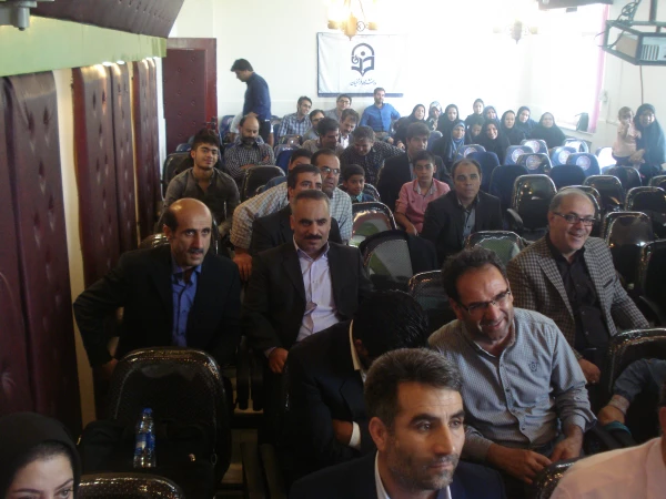 مراسم فارغ التحصیلی دانشجویان کارشناسی نا پیوسته رشته آموز ش ابتدایی ورودی 93  6