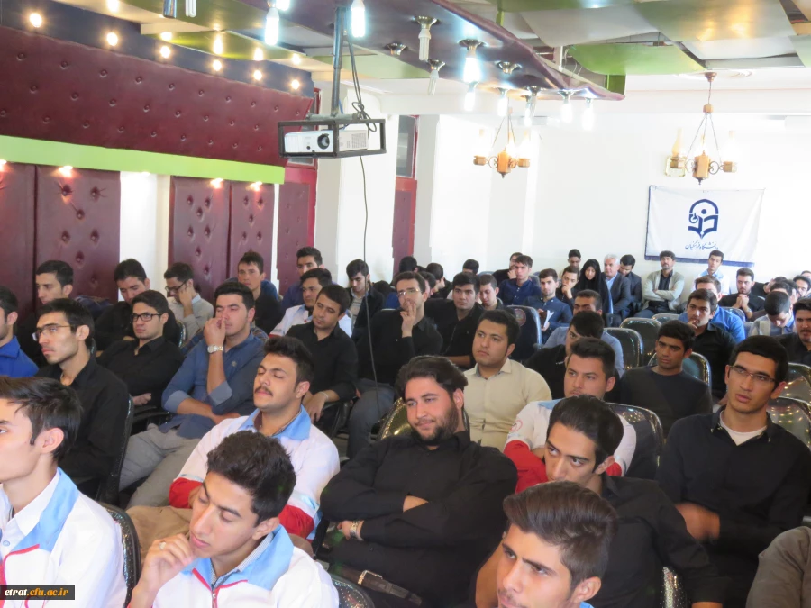 نهصدو سی وهفتمین کانون هلال احمرکشور در مرکز 10