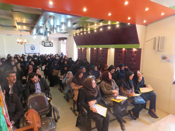 جلسه سخنرانی با موضوع اختالات رفتاری کودکان دوره دبستان 3