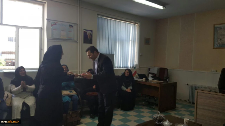 همکاری و تعامل بین آموزش و پرورش و دانشگاه فرهنگیان گامی موثر در پیشرفت اهداف آموزش و پرورش است . 2