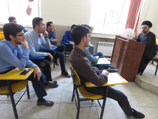 جلسه با موضوع تربیت معلم و پرورش مهارتهای اخلاقی و آموزشی در دانشجویان و با هدف ارتقاء سطح علمی دانشجویان دوره کارشناسی پیوسته گروه علوم تربیتی گرایش آموزش ابتدایی  2