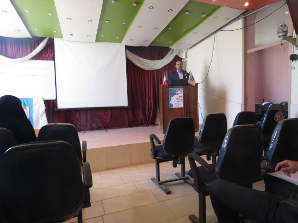 همایش هفته آموزش
تربیت معلم، برنامه درسی، کارورزی و عمل فکورانه
 3