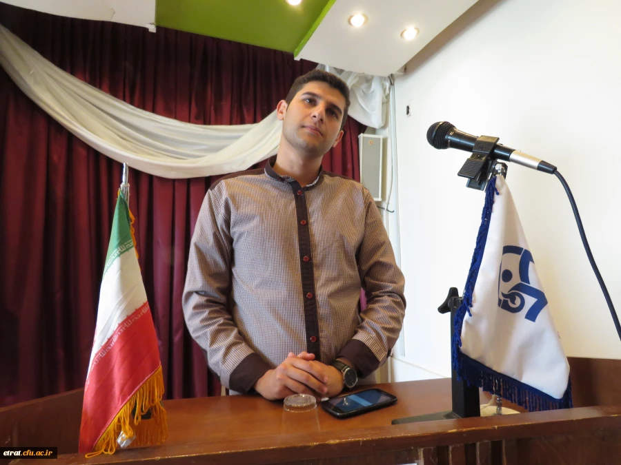 همایش هفته آموزش
تربیت معلم، برنامه درسی، کارورزی و عمل فکورانه
 8