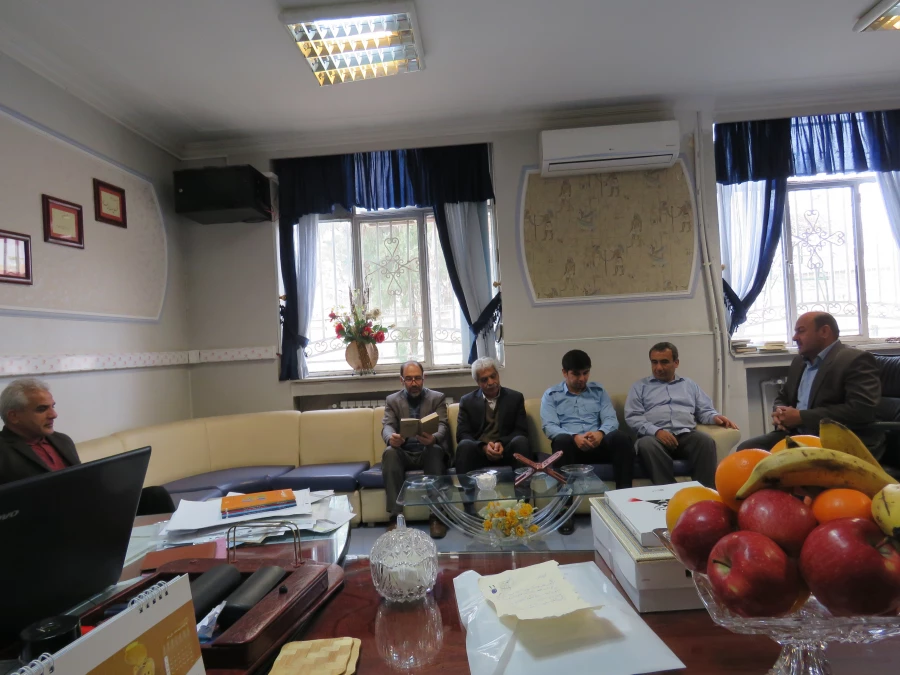 تجلیل از همکار بازنشسته جناب آقای ابراهیم فنائی 6