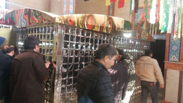 زیارت مزارمطهر شهدای گمنام واوان 2