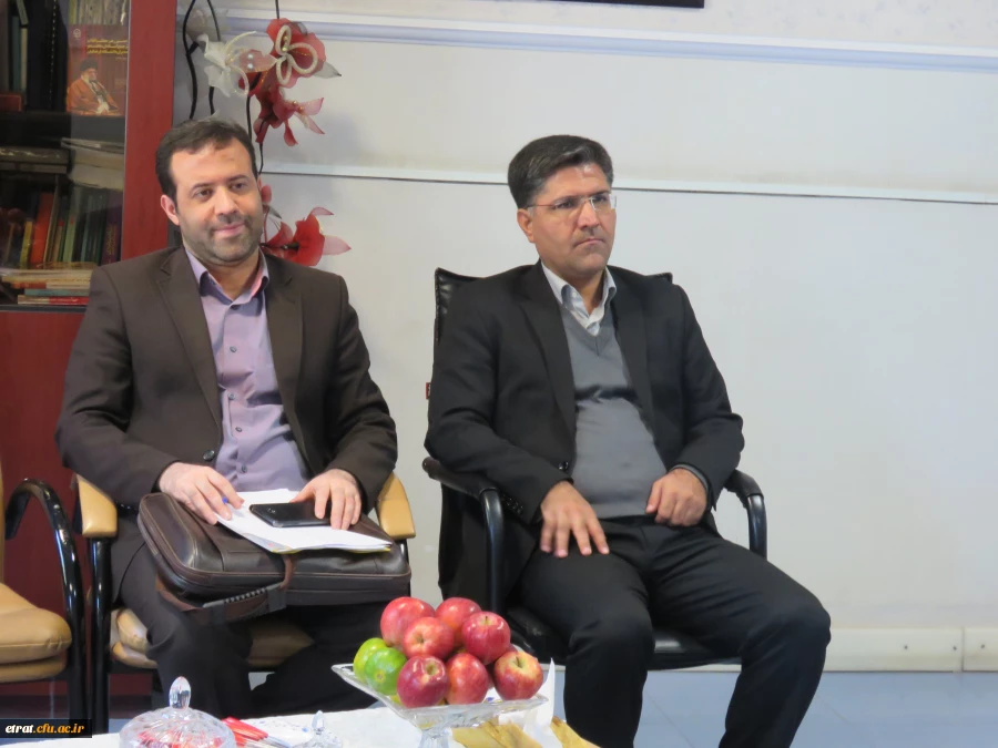 تشکیل شورای اموزشی با حضور اساتید مرکز 2