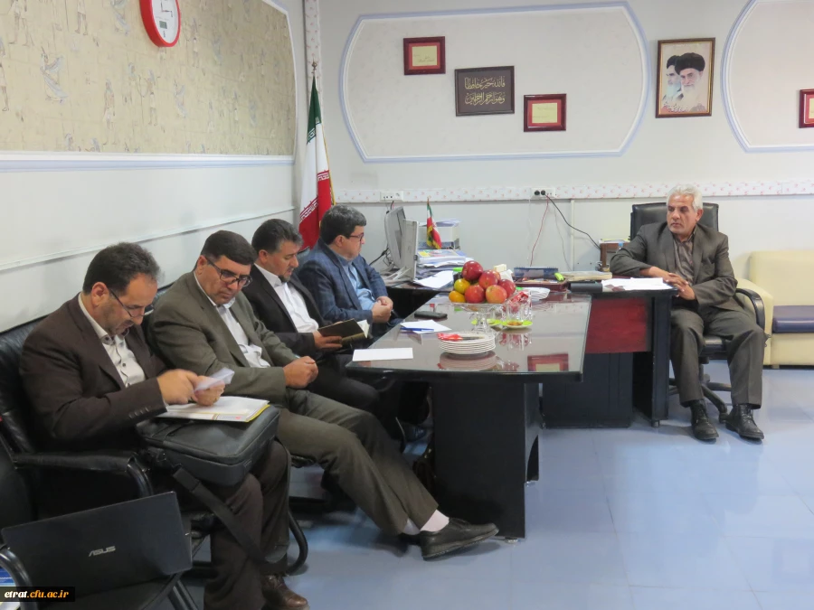 تشکیل شورای اموزشی با حضور اساتید مرکز 3