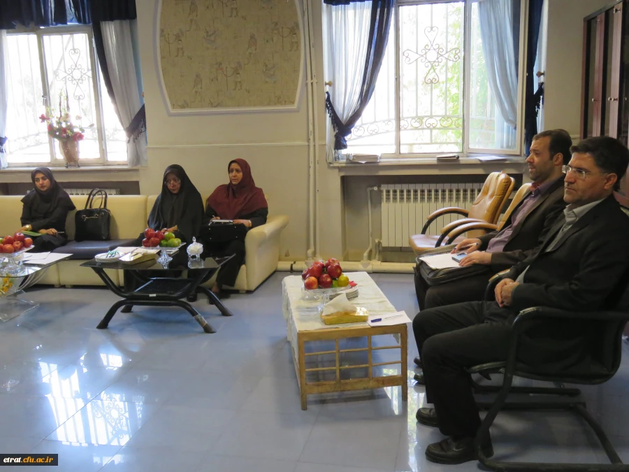 تشکیل شورای اموزشی با حضور اساتید مرکز 4