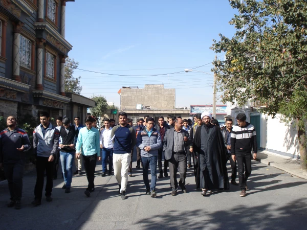 13 آبان روز مبارزه با استکبار جهانی و روز دانش اموز 2