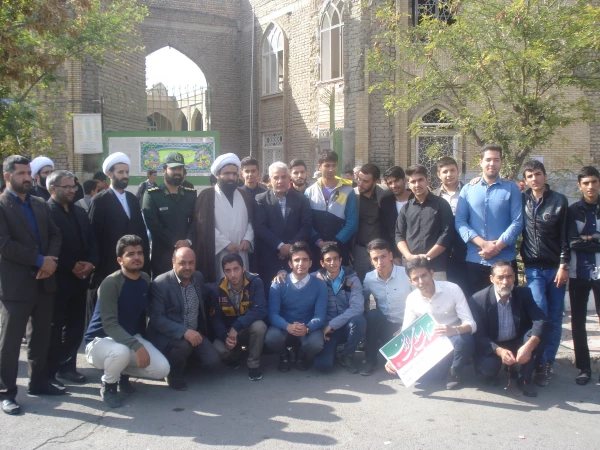 13 آبان روز مبارزه با استکبار جهانی و روز دانش اموز 4