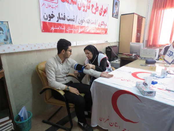 تست غربالگری فشار خون و قند خون 8