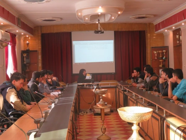 نشست نقد بررسی کتاب چراغ اول 3