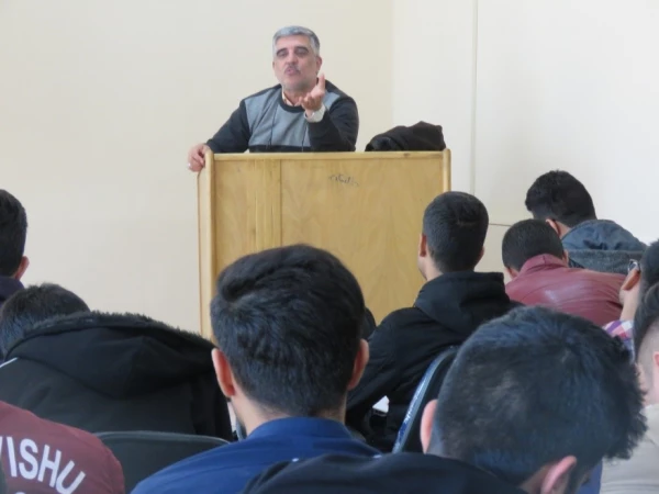 کلاس آموزشی  اصول و روش های نقد کتاب 3