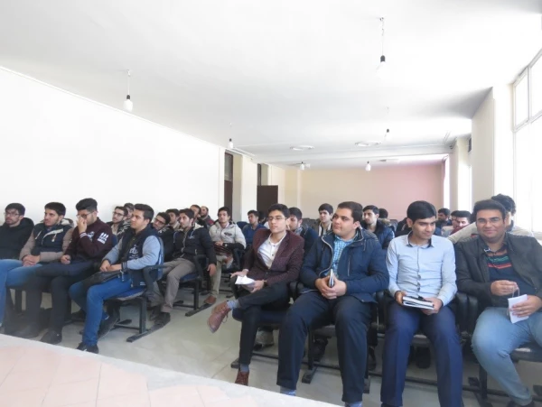 جلسه توجیهی  نقد فیلم و تشریح کیفیت بازدید از اماکن فرهنگی 2