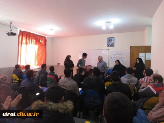 تقدیر از رتبه های برتر  دوره آموزشی هلال احمر