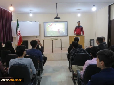 به نمایش گذاشتن آثار فرهنگی دانشجویان به مناسبت هفته آموزش