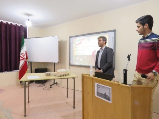 به نمایش گذاشتن آثار فرهنگی دانشجویان به مناسبت هفته آموزش 4