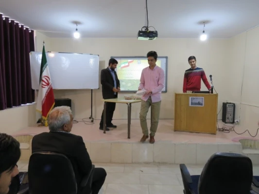 به نمایش گذاشتن آثار فرهنگی دانشجویان به مناسبت هفته آموزش 5