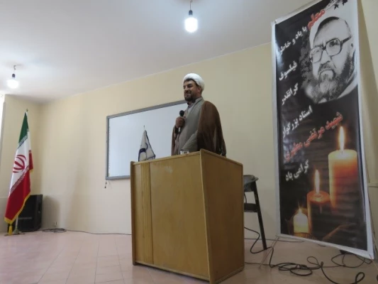 گزارش مراسم بزرگداشت  هفته آموزش 4