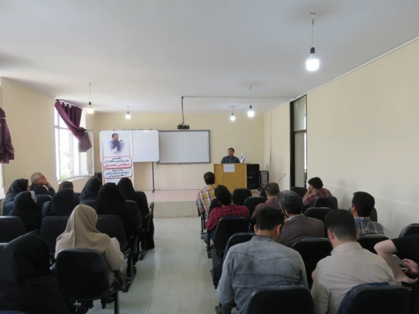 کارگاه آموزشی  تربیت فرزند و نقش والدین از منظر قرآن 3