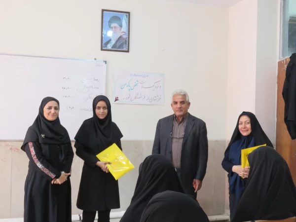 مراسم استقبال و تجلیل از اساتید و دانشجویان زائر کربلای معلی و عتبات عالیات
 3