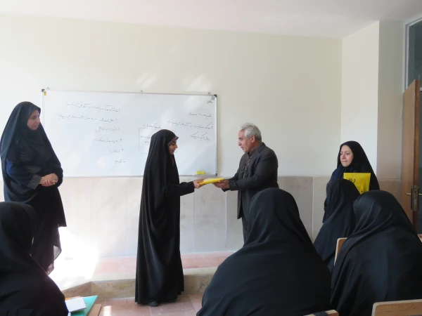 مراسم استقبال و تجلیل از اساتید و دانشجویان زائر کربلای معلی و عتبات عالیات
 6