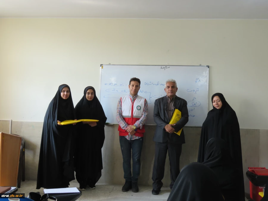 مراسم استقبال و تجلیل از اساتید و دانشجویان زائر کربلای معلی و عتبات عالیات
 8