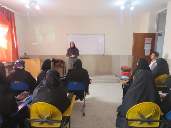 کارگاه آموزشی آشنایی با سبک زندگی سالم ( تغذیه ، سالم ، ورزش و ...) د رپیشگیری و درمان بیماری 3