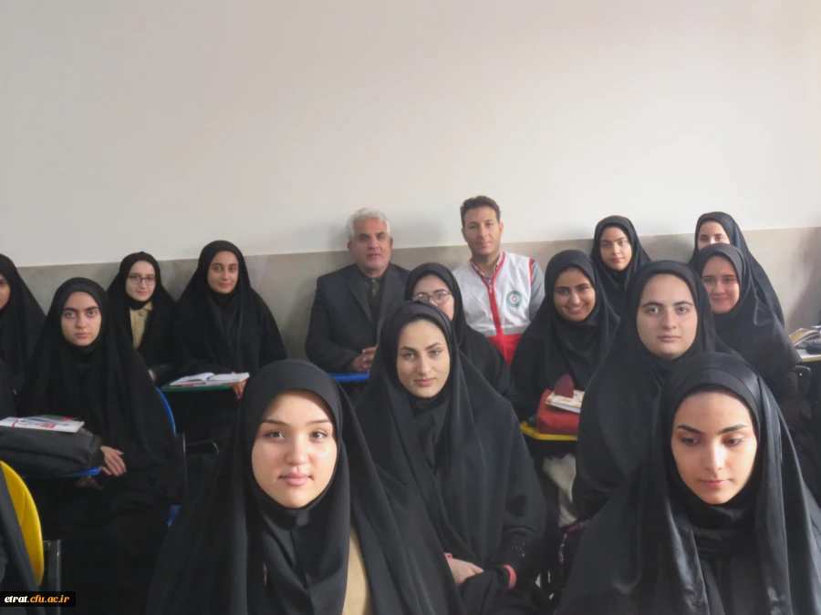 کارگاه آموزشی آشنایی با سبک زندگی سالم ( تغذیه ، سالم ، ورزش و ...) د رپیشگیری و درمان بیماری 4