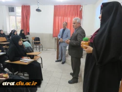 حضور سرپرست محترم و همکاران در کلاس درس دانشجویان جهت عرض تبریک روز دانشجو

 5