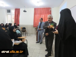 حضور سرپرست محترم و همکاران در کلاس درس دانشجویان جهت عرض تبریک روز دانشجو

 6