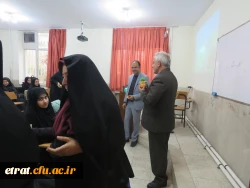 حضور سرپرست محترم و همکاران در کلاس درس دانشجویان جهت عرض تبریک روز دانشجو
 3