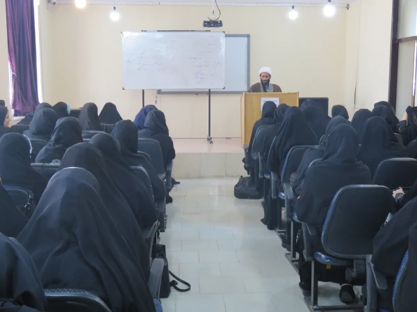 برگزاری نشست "با محوریت تعمین معرفت انقلابی"
 2