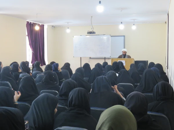 برگزاری نشست "با محوریت تعمین معرفت انقلابی"
 5