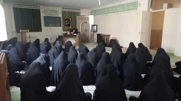 برگزاری مراسم وفات حضرت خدیجه (ص)


 3