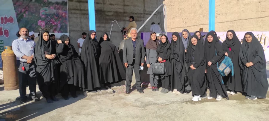 حضور ریاست محترم و پرسنل مرکز در جشنواره گلاب گیری 7