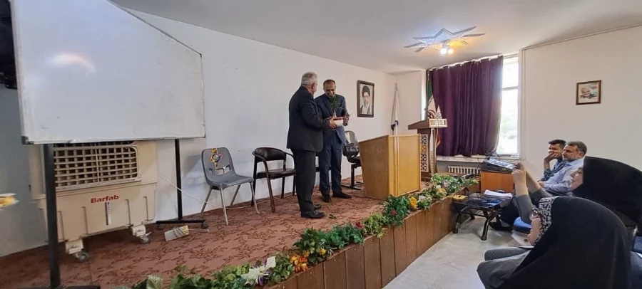 معلم پیشکسوت سرمایه نظام تعلیم و تربیت 4