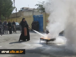 مانور آتش نشانی با حضور مسئول آموزش سازمان آتش نشانی 4