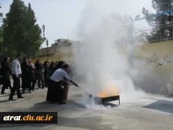 مانور آتش نشانی با حضور مسئول آموزش سازمان آتش نشانی 9